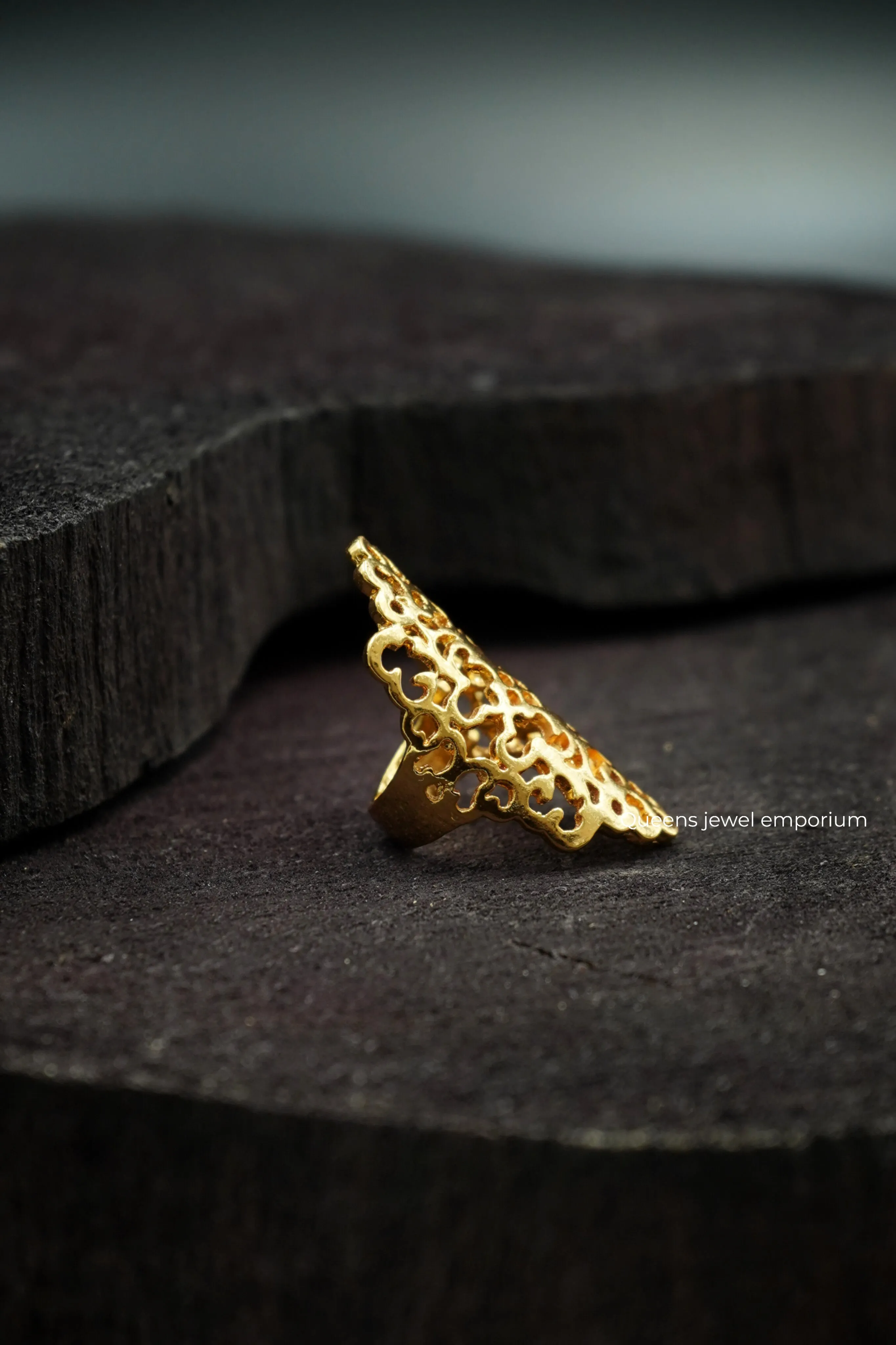 APRANA FINGER RING