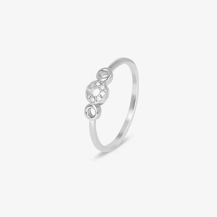 Chic Solitaire Silver Ring