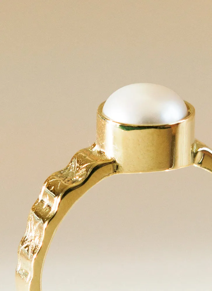 Coco pearl ring 14k gold