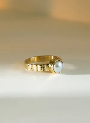 Coco pearl ring 14k gold