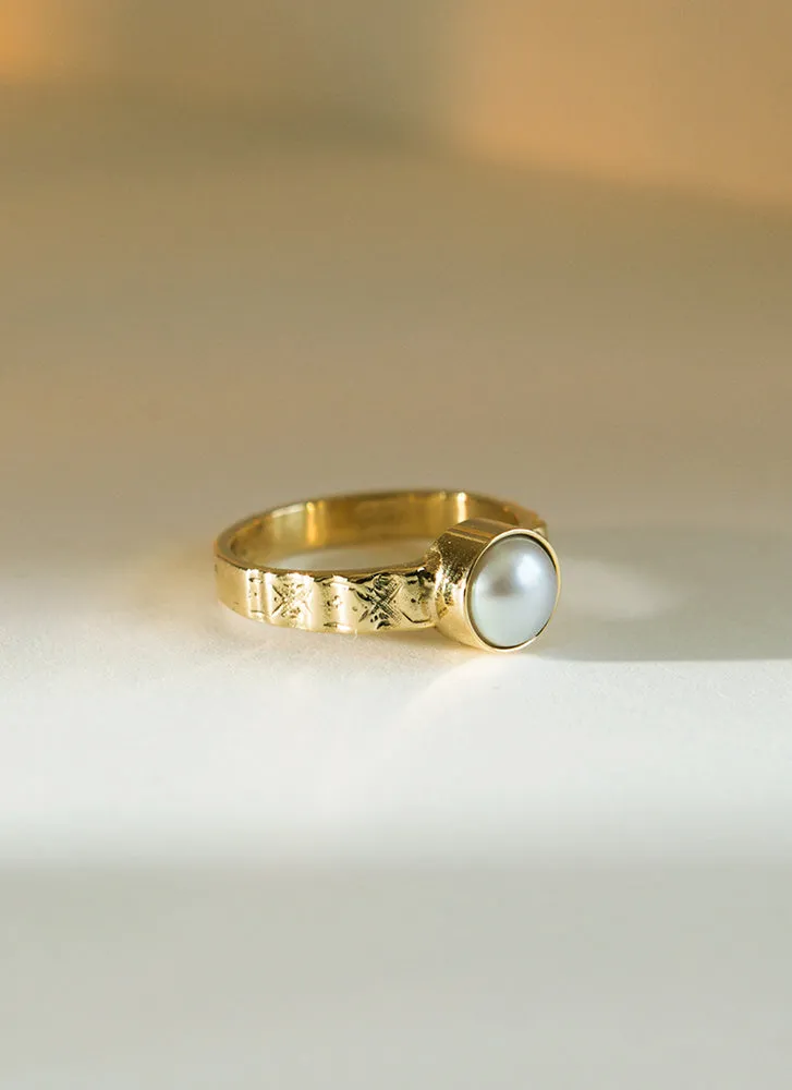 Coco pearl ring 14k gold