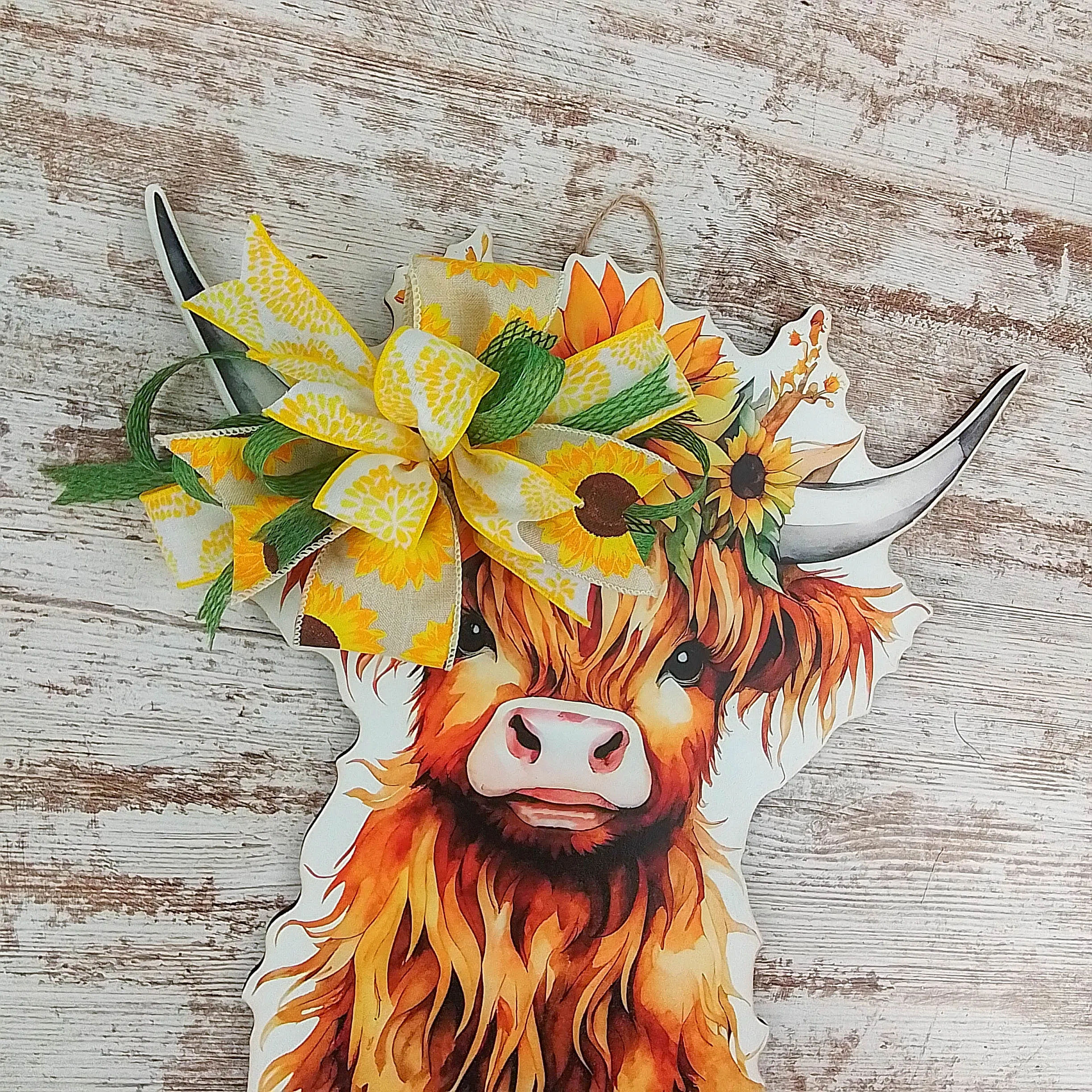 Highland Cow Door Hanger, Farmhouse-Style Home Decor, Unique Gift for Animal Lovers