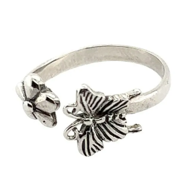 R336 Butterfly And Flower Ring