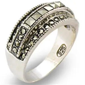 Vintage Charm: Antique Tone 925 Sterling Silver Ring with Marcasite in Jet